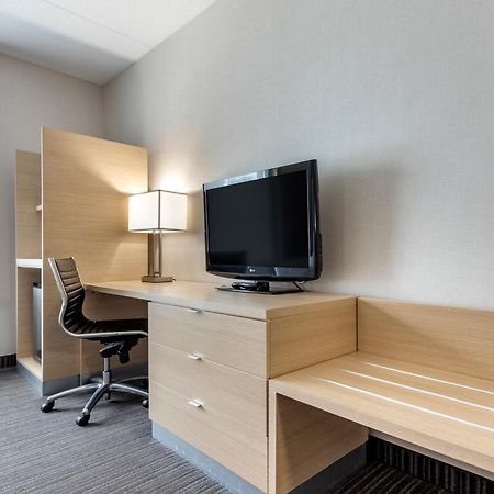 Quality Inn & Suites Оквілл Номер фото