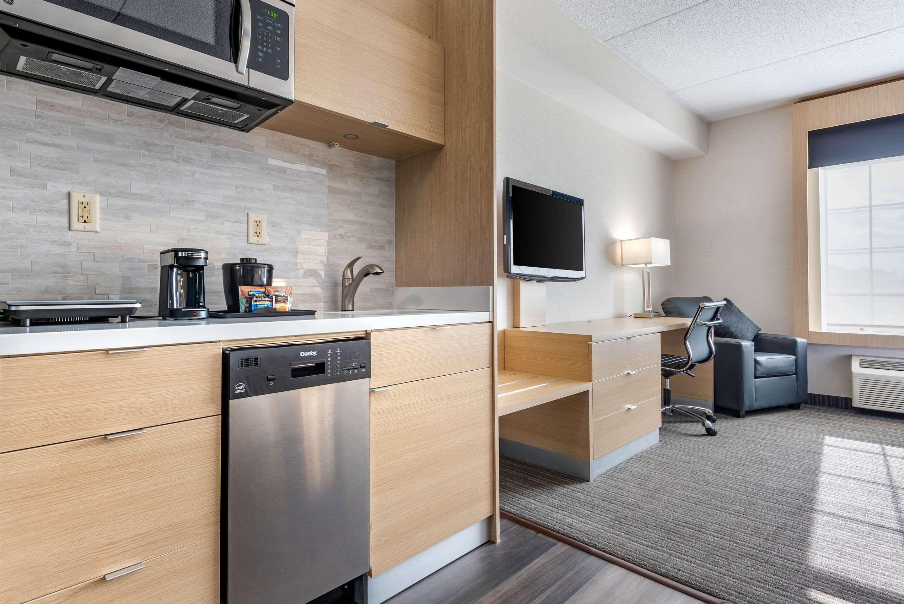 Quality Inn & Suites Оквілл Екстер'єр фото
