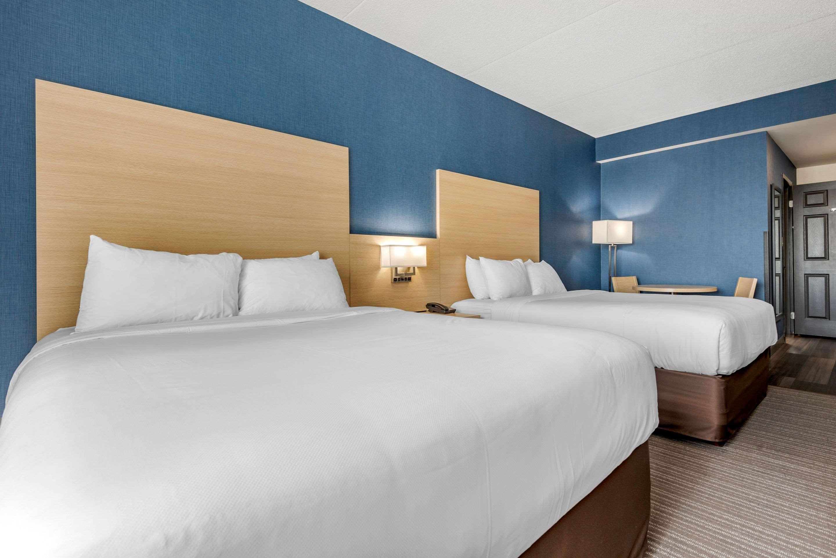 Quality Inn & Suites Оквілл Екстер'єр фото