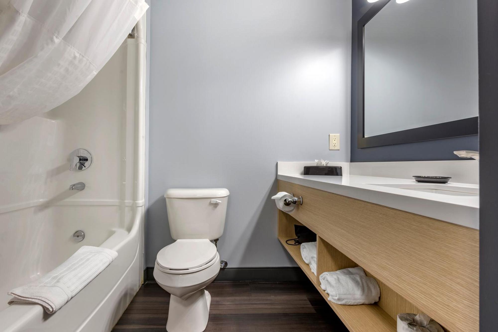 Quality Inn & Suites Оквілл Номер фото