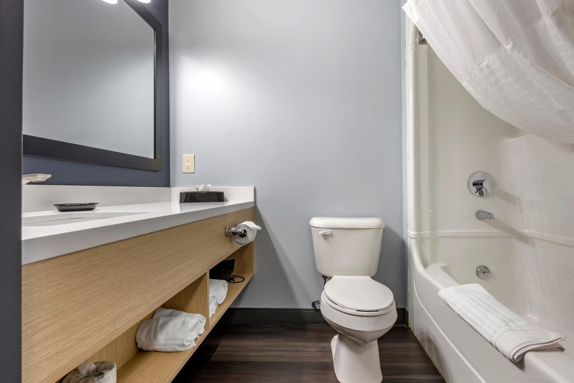 Quality Inn & Suites Оквілл Номер фото