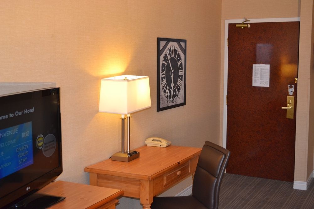 Quality Inn & Suites Оквілл Екстер'єр фото