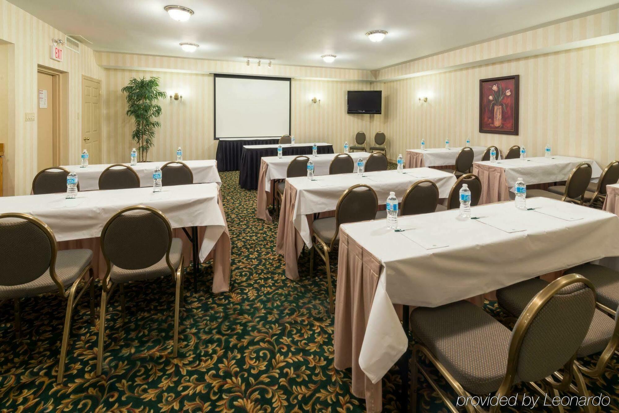 Quality Inn & Suites Оквілл Екстер'єр фото