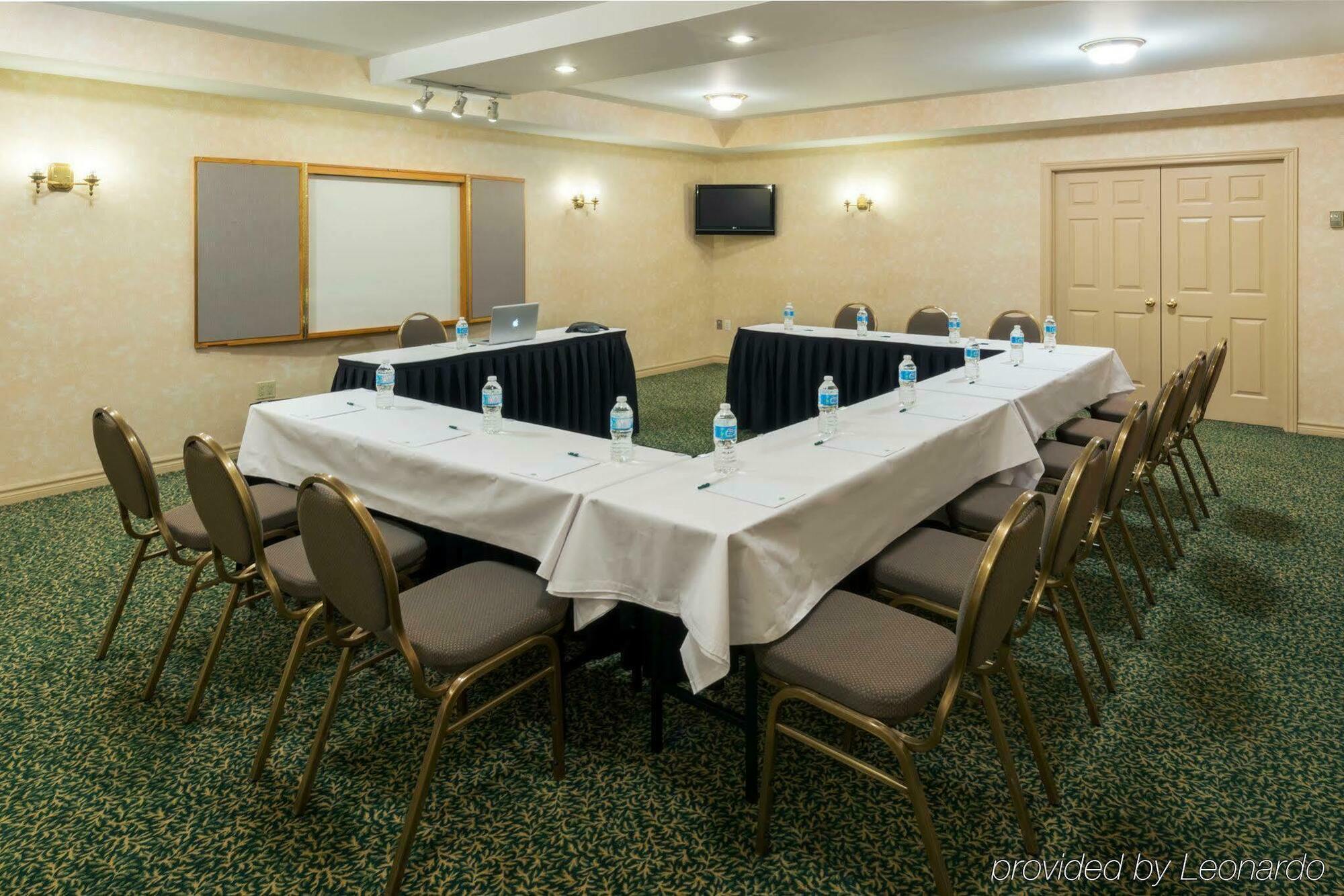 Quality Inn & Suites Оквілл Екстер'єр фото